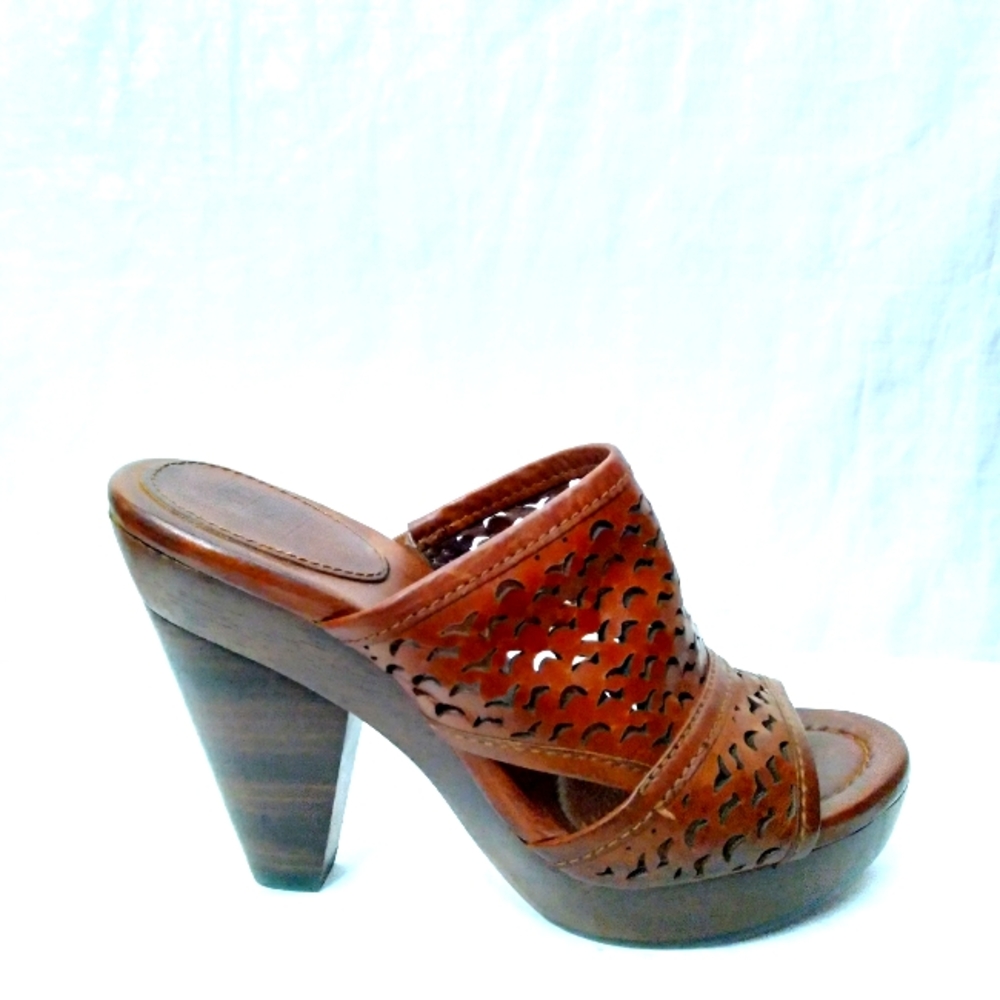 FRYE Sage Cut Mule - Picture 2 of 8